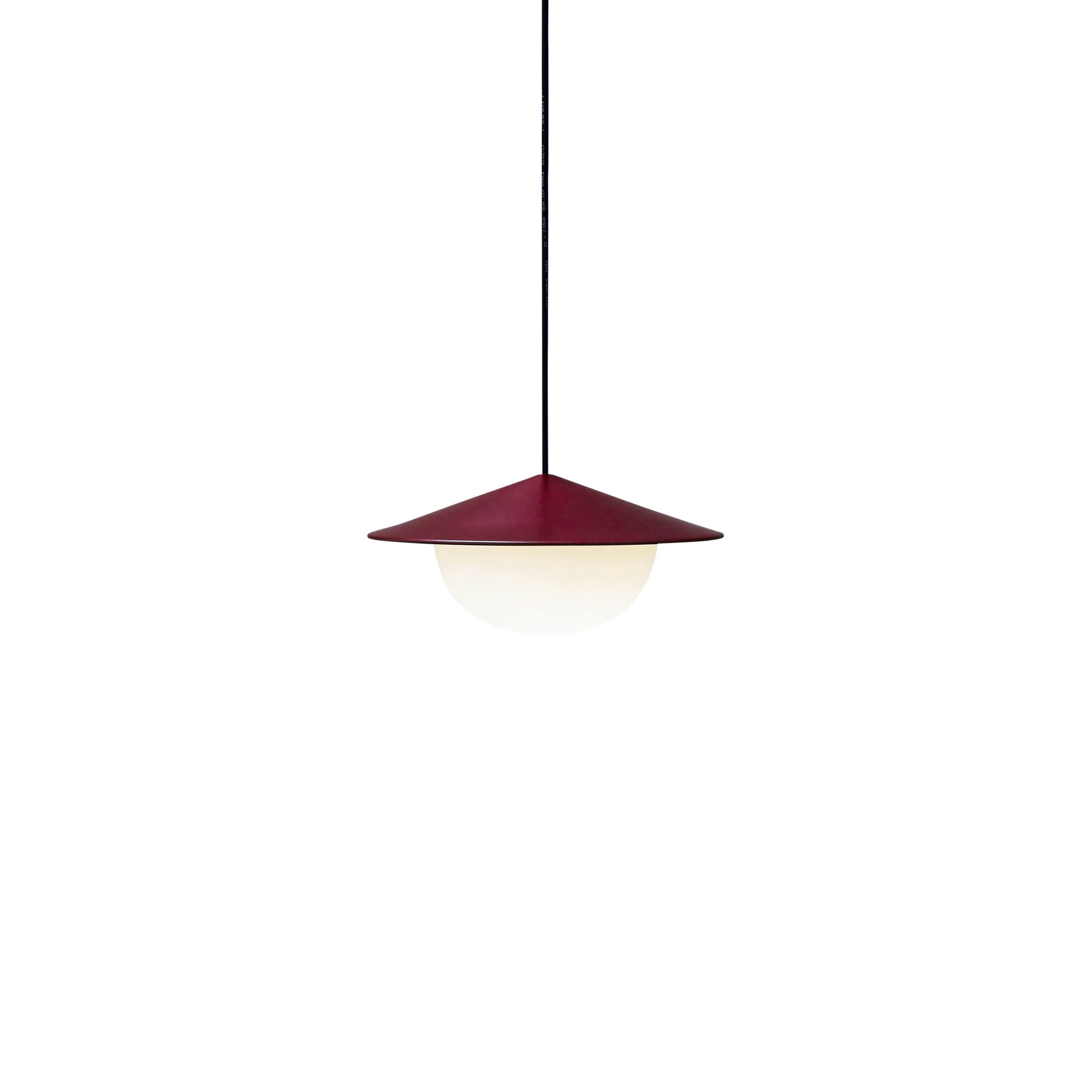 AGO_ALLEY_Pendant_Small_Burgundy_01(high)_5_11zon
